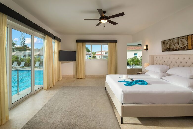 Hotel Crown Villas 5 Bdrm - All Inclusive