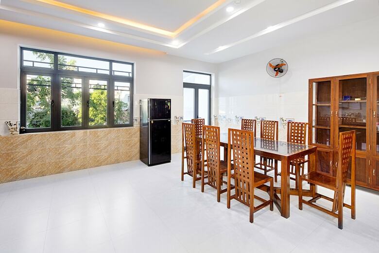 Hostal Zari House