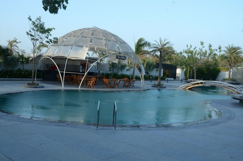 Hotel The Emerald Club