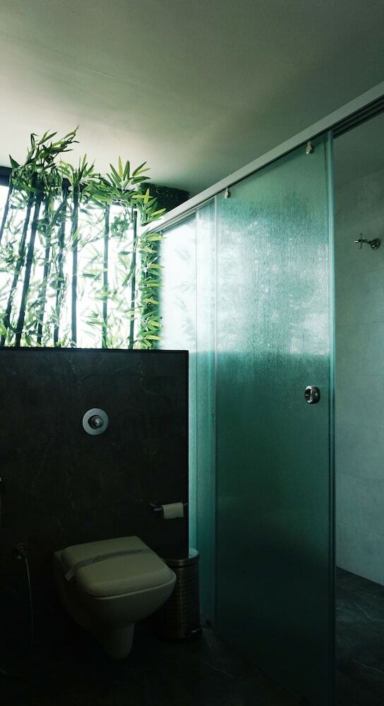 Hotel The Emerald Club