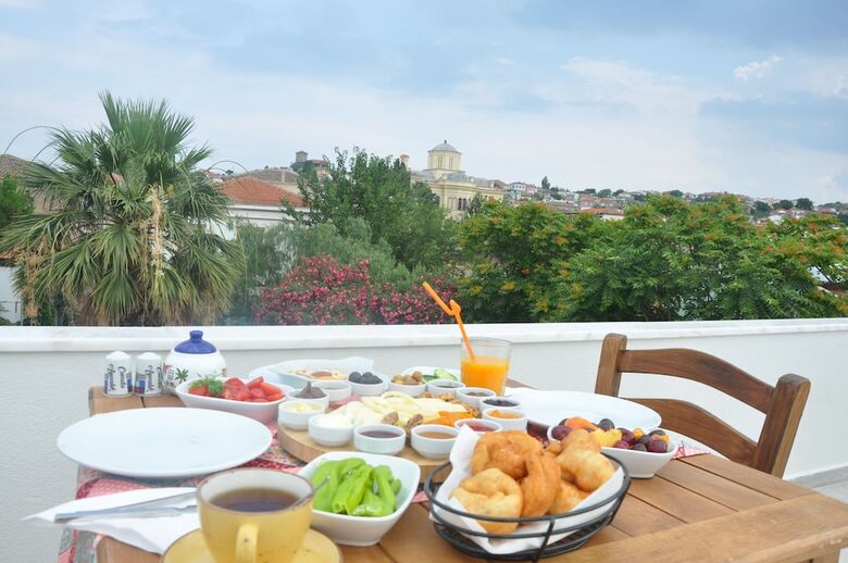 Hotel Amantes Cunda Butik Otel