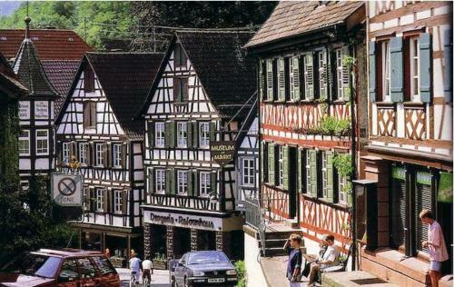 Hostal Zur Alten Br�cke