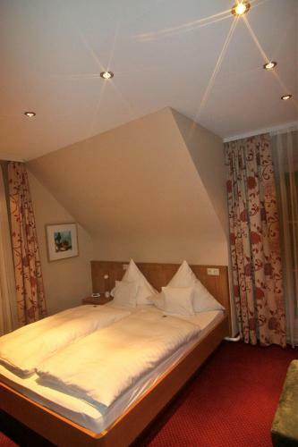 Hostal Zur Alten Br�cke