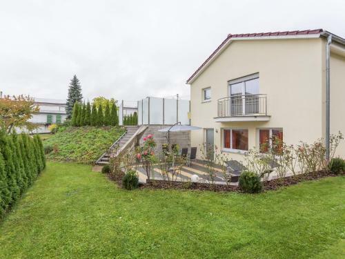 Gorgeous Apartment In Markdorf With Swimming Pool