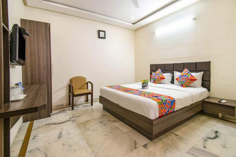 Fabhotel Kamran Palace Railway Station