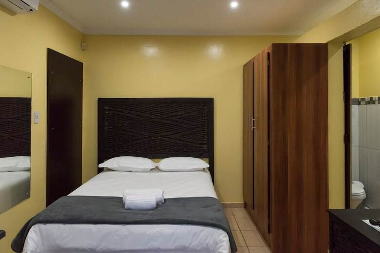 Hotel Unirift Guesthouse