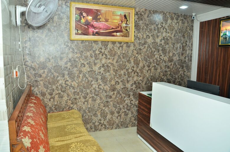 Hotel G Glossy