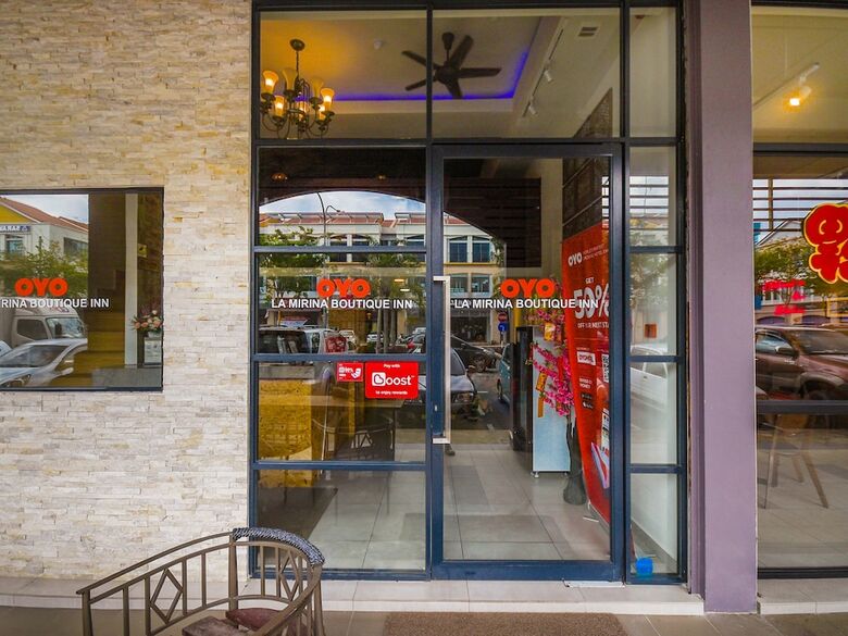Hotel Oyo 1023 La Mirina Boutique Inn