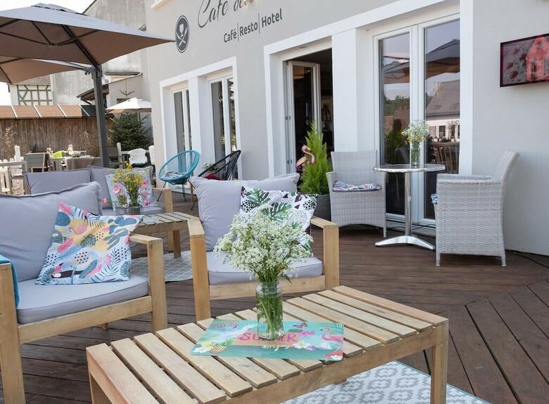 Hotel Caf� Del Maar
