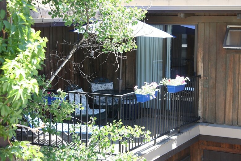 Hotel St. Moritz Lodge & Condominiums