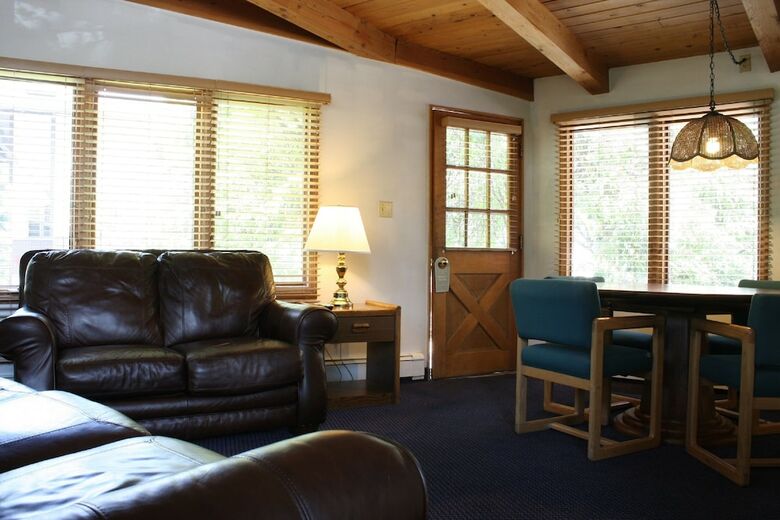 Hotel St. Moritz Lodge & Condominiums