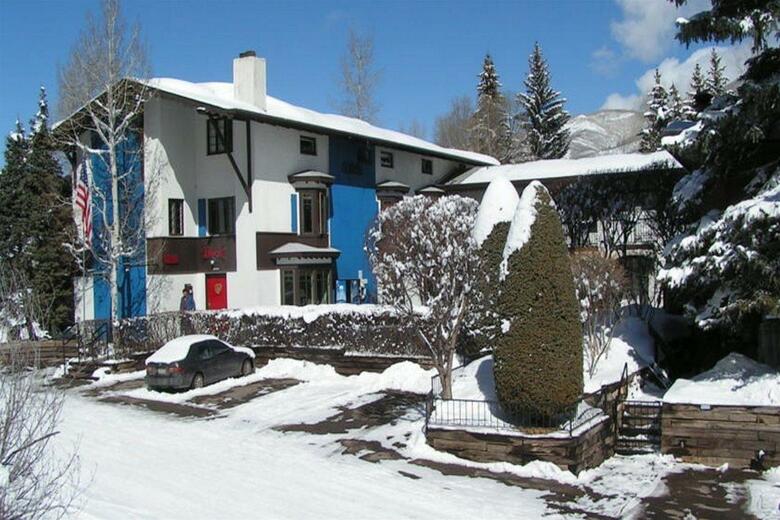 Hotel St. Moritz Lodge & Condominiums