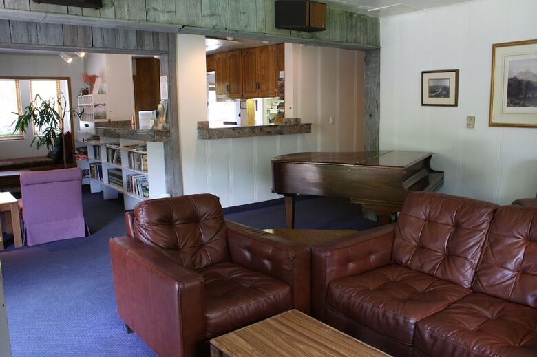 Hotel St. Moritz Lodge & Condominiums
