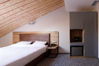 Custos Riverside Hotel