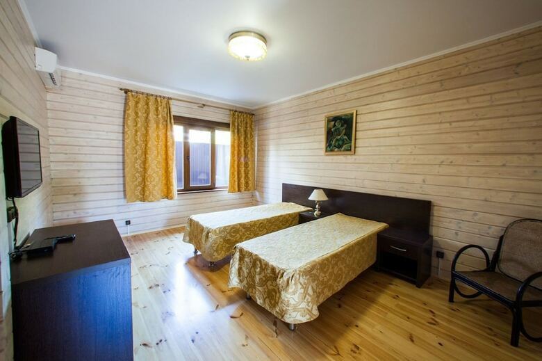 Hotel Revaz