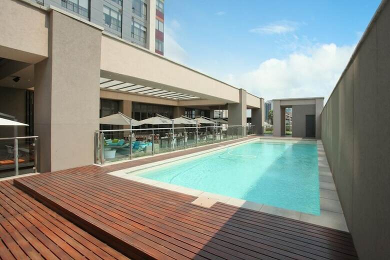 Aparthotel Sandton Skye Suite 604
