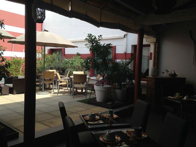 Hotel H�tel C�t� Patio