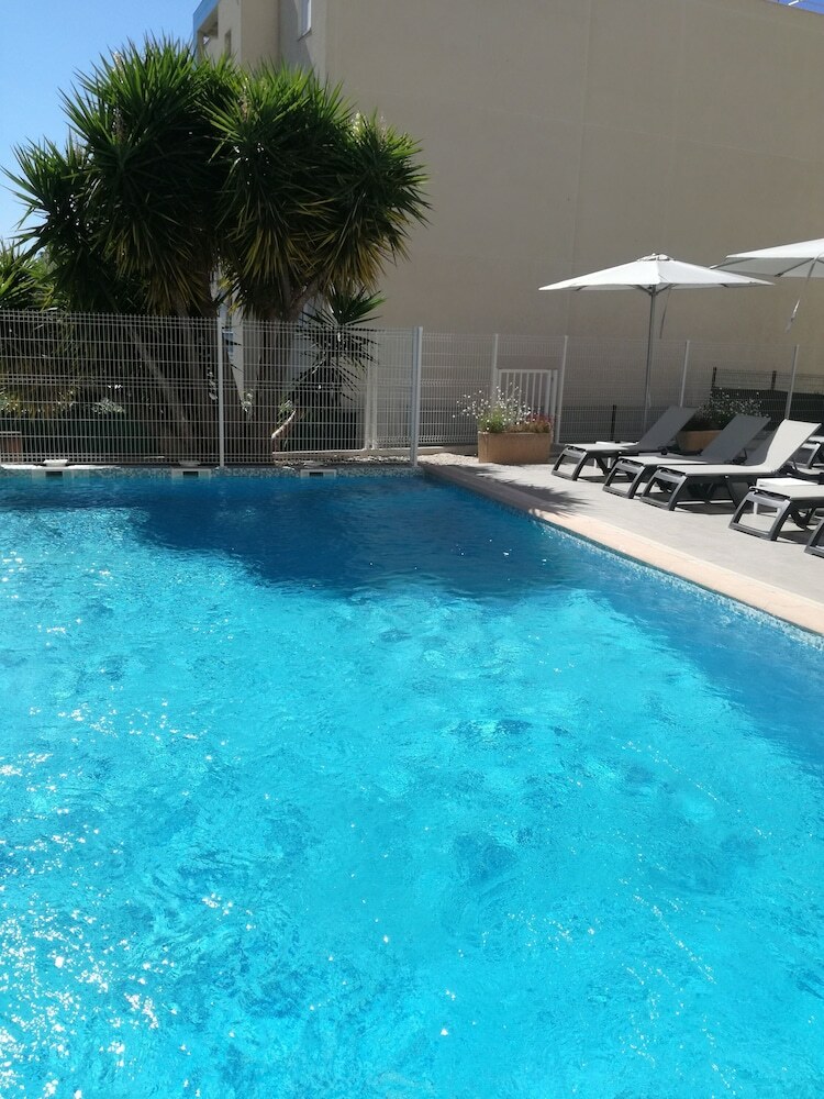 Hotel Ibis Budget Hy�res Centre Ville