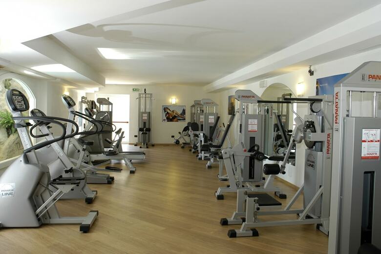 Hotel Belvedere & Paradise Club Center