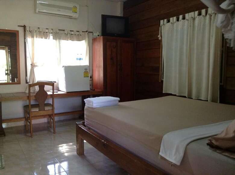 Hotel Baan Esan Country House