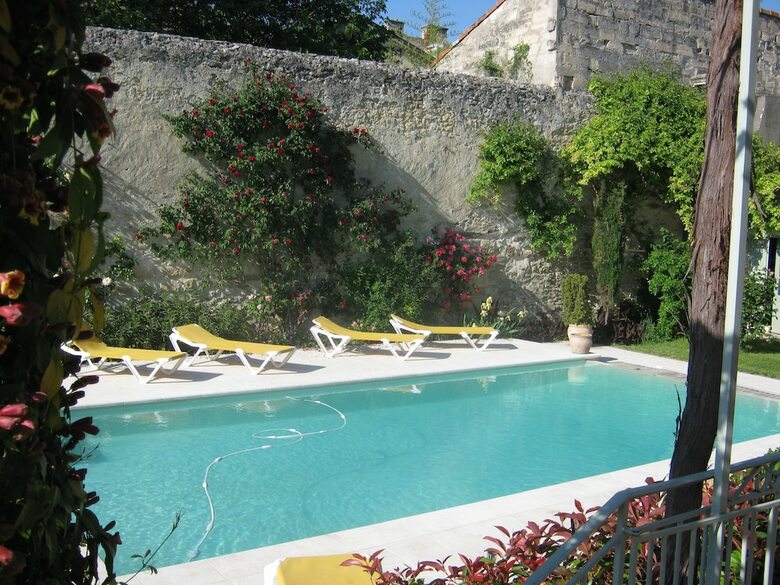 Bed & Breakfast Les Jardins de La Livr�e