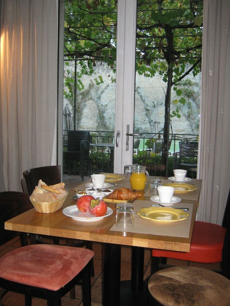 Bed & Breakfast Les Jardins de La Livr�e