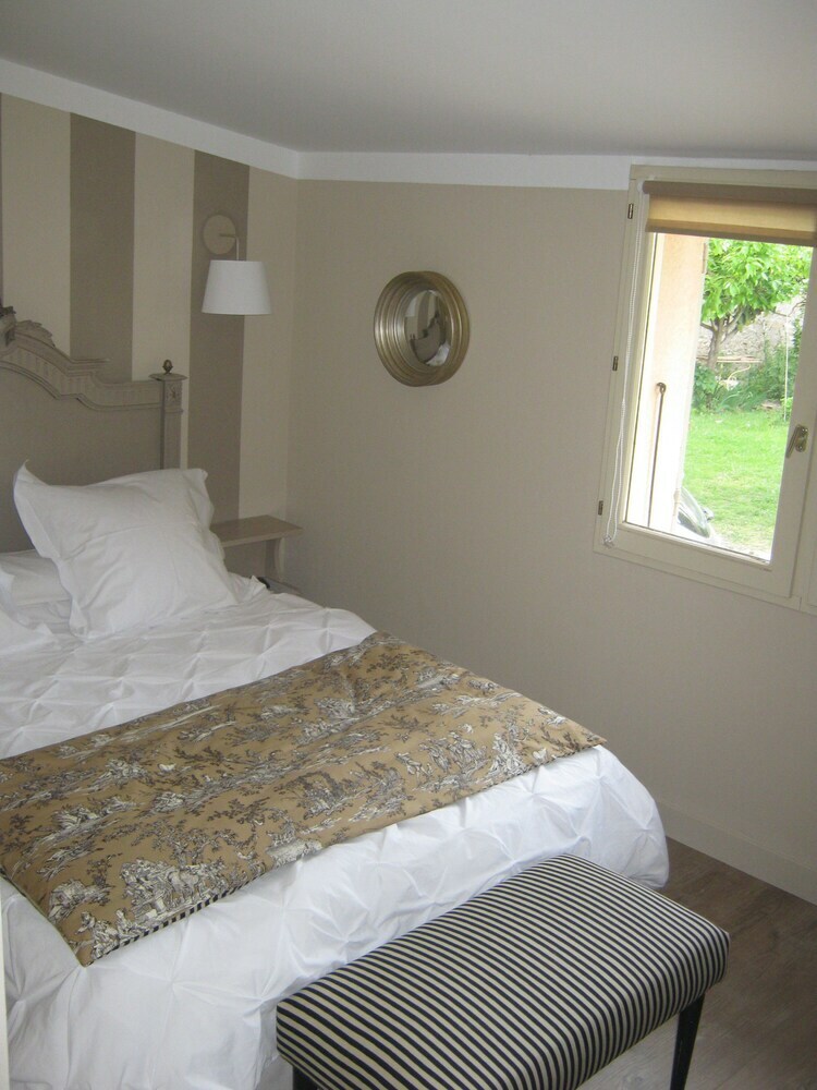 Bed & Breakfast Les Jardins de La Livr�e