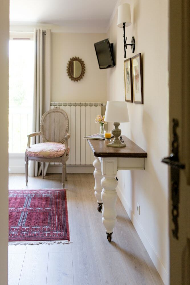 Bed & Breakfast Les Jardins de La Livr�e