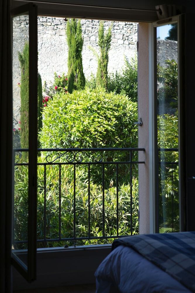 Bed & Breakfast Les Jardins de La Livr�e