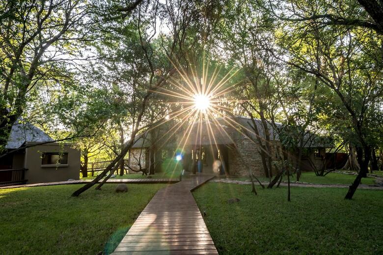 Posada The Island River Lodge