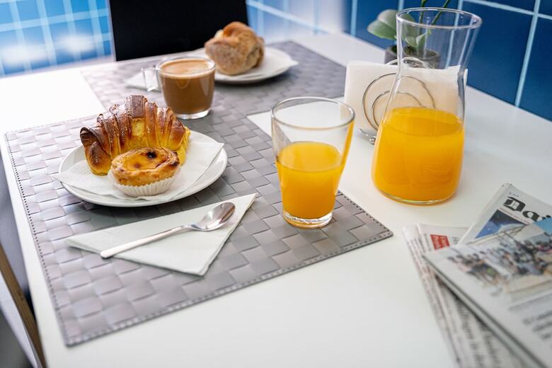 Home @ Porto Cl�rigos Apartment