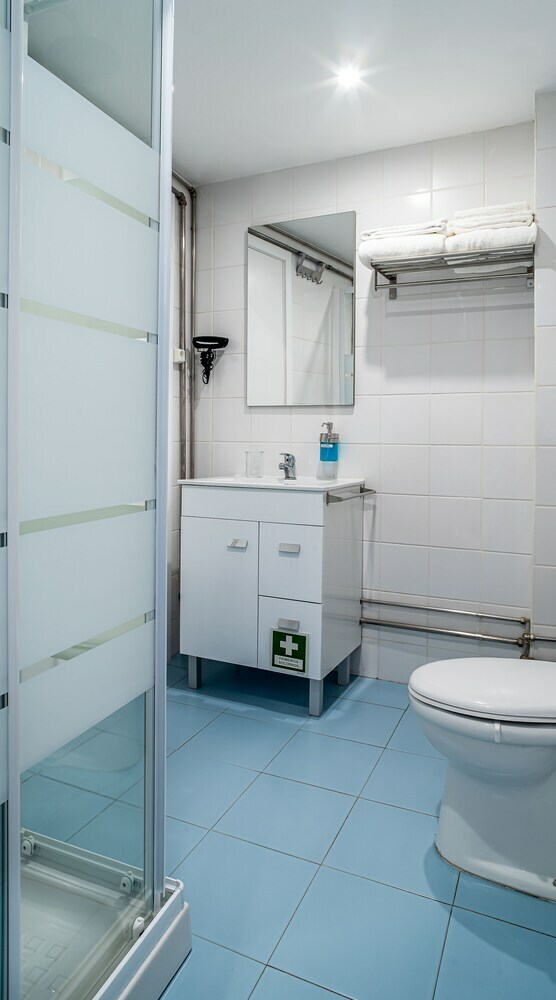 Home @ Porto Cl�rigos Apartment
