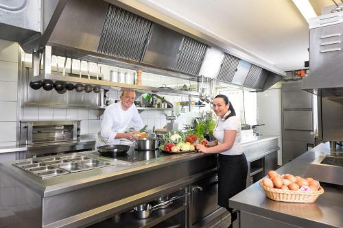 Hostal Gasthaus Sonne Neuh�usle