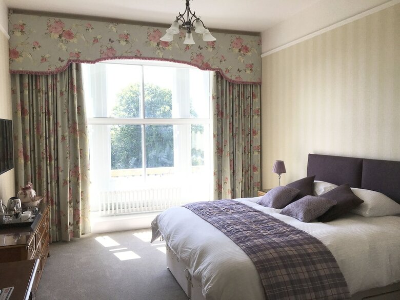 Bed & Breakfast Netherdale House
