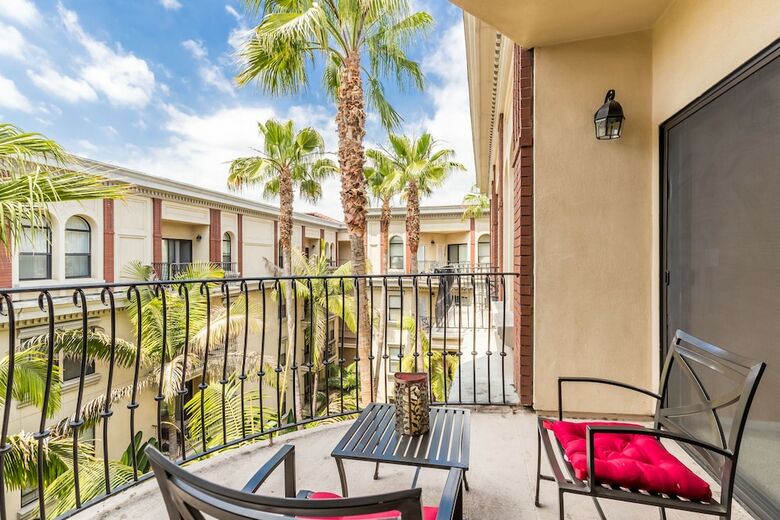 Las Premier Apartments