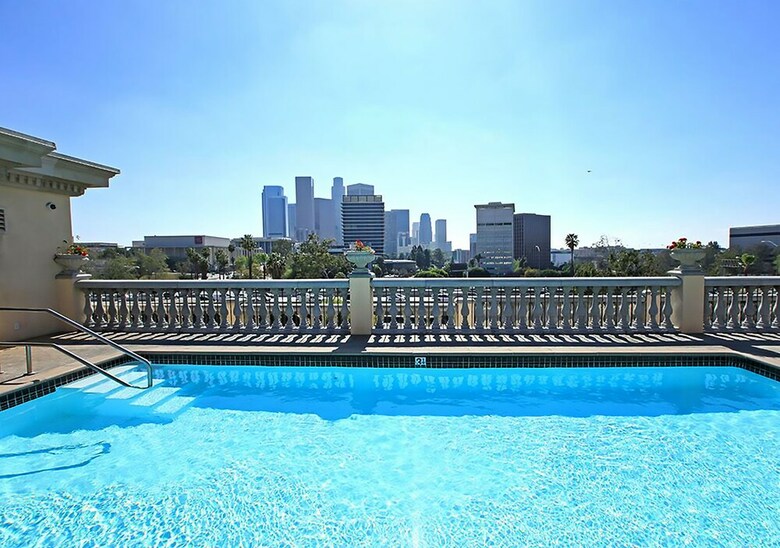 Las Premier Apartments