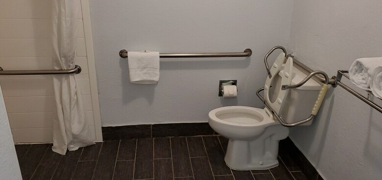 Hotel Quality Inn & Suites University Area