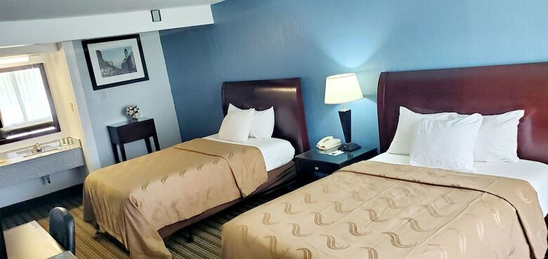 Hotel Quality Inn & Suites University Area