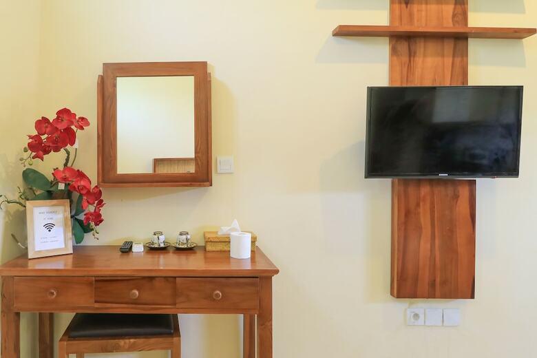 Bed & Breakfast Ocho Bali Surf Camp