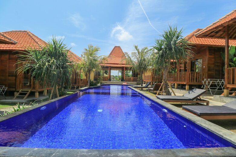 Bed & Breakfast Ocho Bali Surf Camp