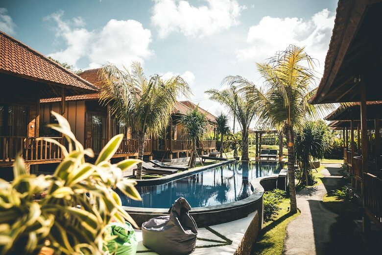 Bed & Breakfast Ocho Bali Surf Camp