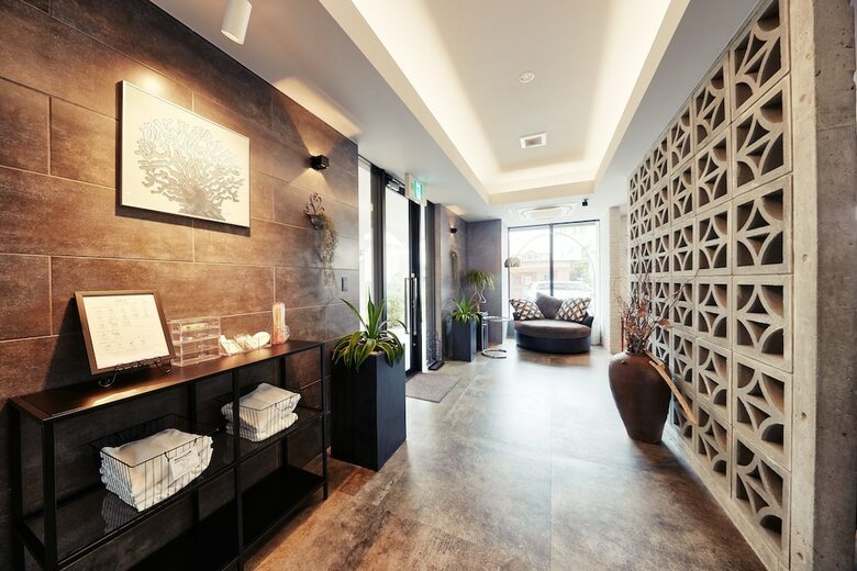 Hotel 385