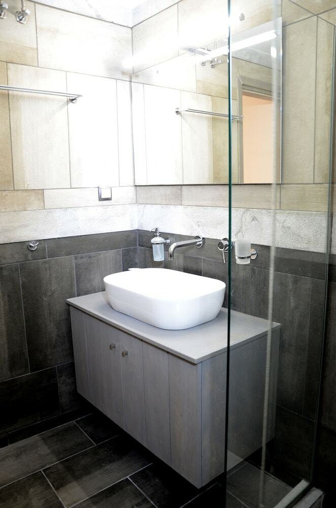 Residencia Em Gard Suites