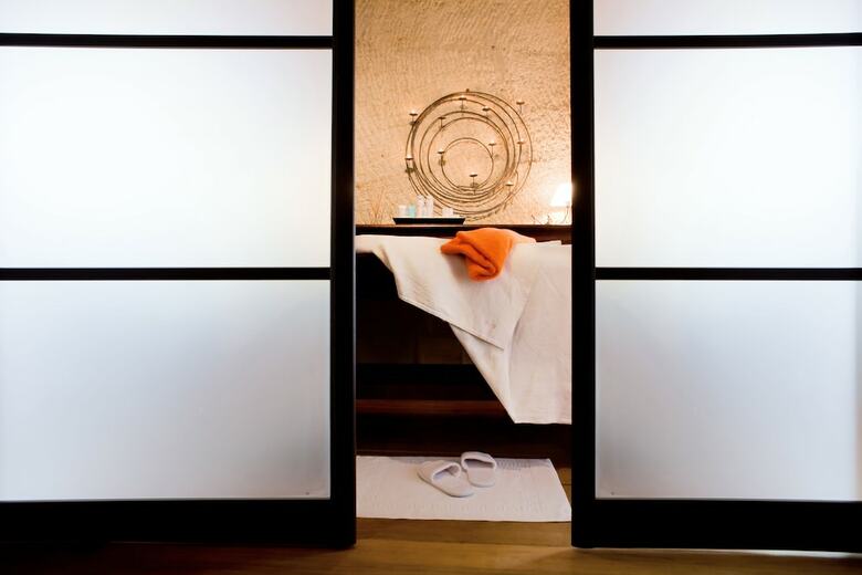 Bed & Breakfast Ch�teau Latour Segur Suites & Spa