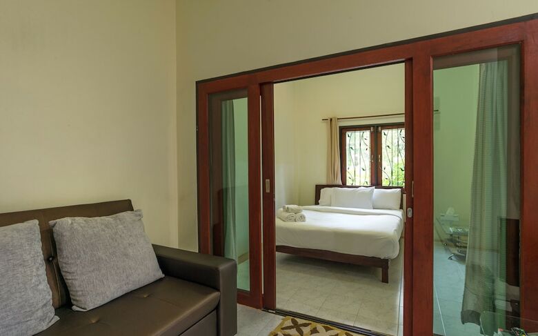 Krabi Green Hill Pool Villas