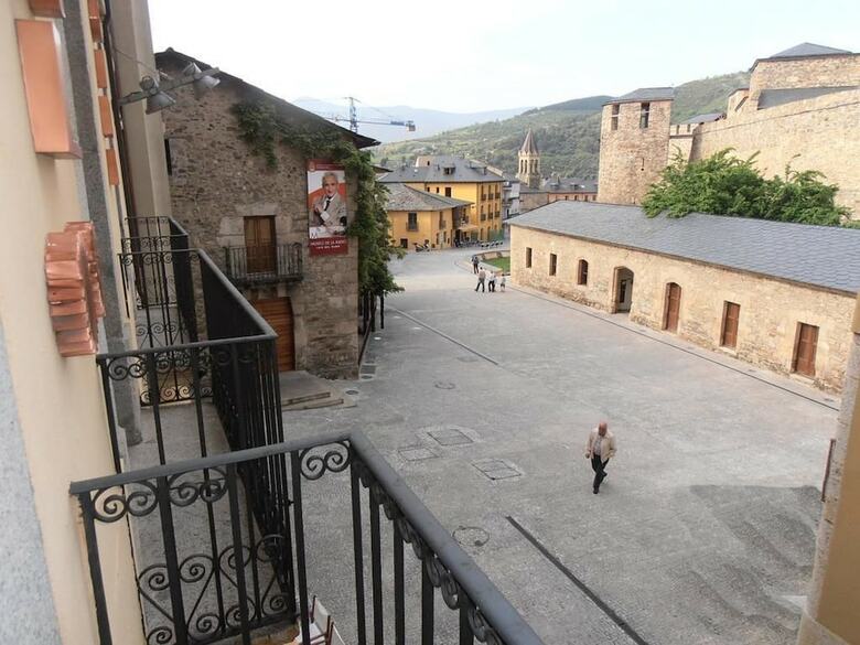 Hostal Virgen de La Encina