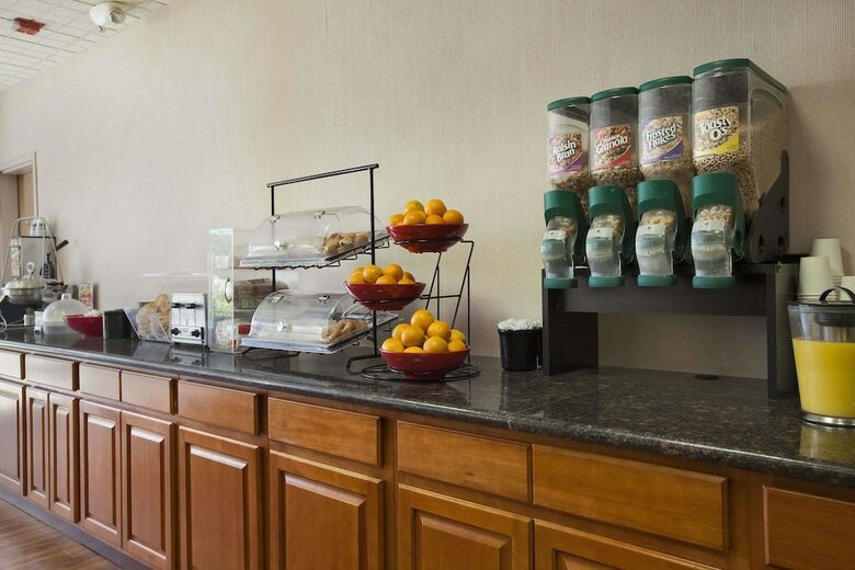 Hotel Ramada By Wyndham Sunnyvale/silicon Valley