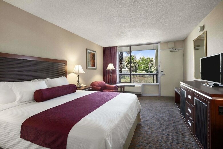 Hotel Ramada By Wyndham Sunnyvale/silicon Valley