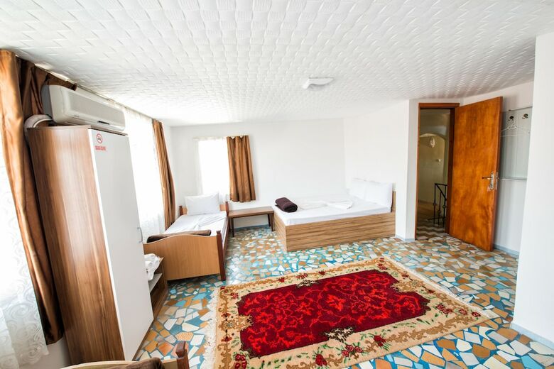 Hotel Yellow Rose Pansiyon