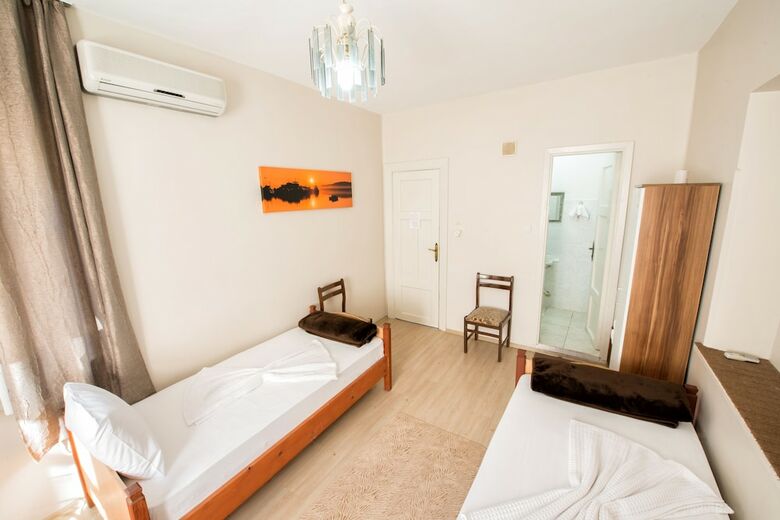 Hotel Yellow Rose Pansiyon